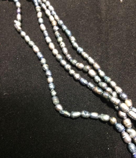 Perla ovalada color gris, 3mm