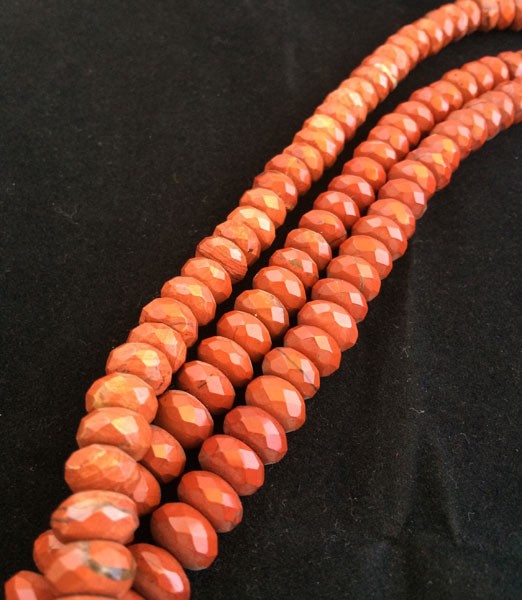 Jaspe rojo con forma roundell facetado, 6x18