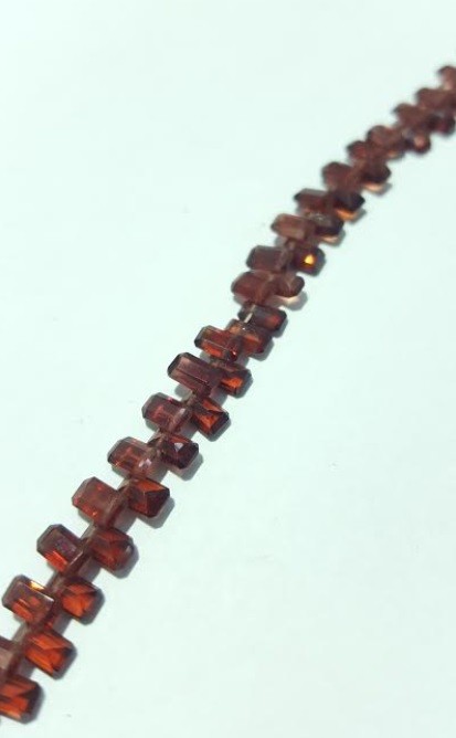 Granate rectangular facetado 5x3x2mm Danzarina